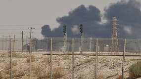 Les attaques de drones contre les installations pétrolières en Arabie Saoudite ont conduit à "la suspension provisoire de la production" sur les deux sites touchés, ce qui représente environ 50% de la production totale d'Aramco.