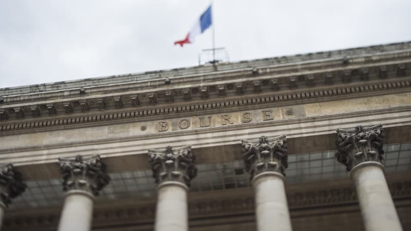 Bouygues, maison-mère, voit son titre s'envoler à la Bourse de Paris, devant la perspective de l'offre à 10 milliards d'euros sur sa filiale télécoms.