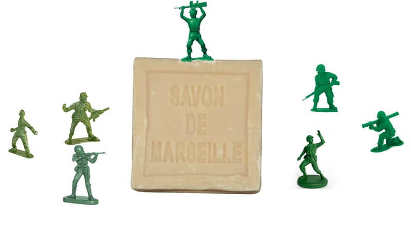 Deux associations de fabricants de savon de Marseille mènent une bataille sans merci pour imposer leur "recette" afin d'obtenir le futur label "savon de Marseille".