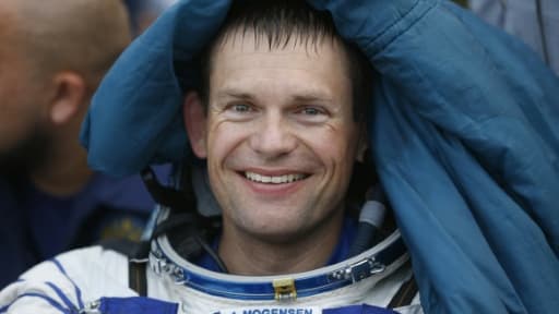L'astronaute russe Gennady Padalka à son retour sur terre, le 12 septembre 2015 à Zhezkazgan au Kazakhstan L'astronaute russe Gennady Padalka à son retour sur terre, le 12 septembre 2015 à Zhezkazgan au Kazakhstan