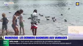 Manosque: les derniers vacanciers profitent du lac des Vannades