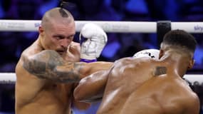 Oleksandr Usyk face à Anthony Joshua, à Djeddah le 20 août 2022