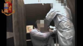 Un infirmier a été arrêté en Italie pour avoir administré de fausses doses de vaccin à des patients antivax. 