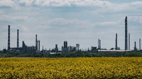 La raffinerie de pétrole de Lysychansk, à l'est de l'Ukraine.