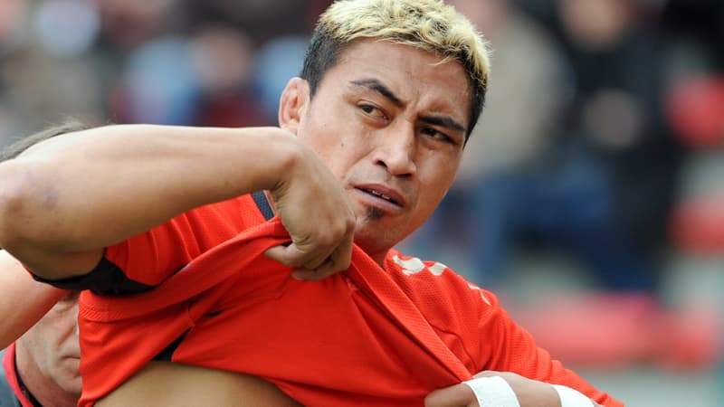 Jerry Collins : cinq All Blacks font un haka sur le lieu du drame
