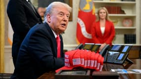Donald Trump dans le bureau ovale de la Maison Blanche à Washington le 25 février 2025. 