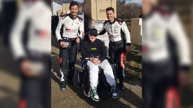 Sébastien Ogier et son copilote Vincent Landais, aux côtés de Guillaume, 18 ans, passionné de sports auto.