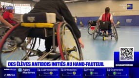 "C'est très compliqué": à Antibes, des élèves initiés au hand-fauteuil