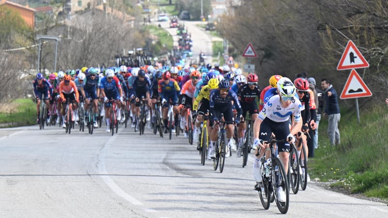 Les coureurs sur la 5e etape de Tirreno Adriatico le 13 mars 2026 2252066