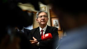 Le candidat LFI à la présidentielle française Jean-Luc Mélenchon à Saint-Denis de la Réunion, le 25 février 2022