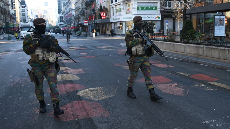 L'armée belge en patrouille dans les rues de Bruxelles, le 23 novembre 2015