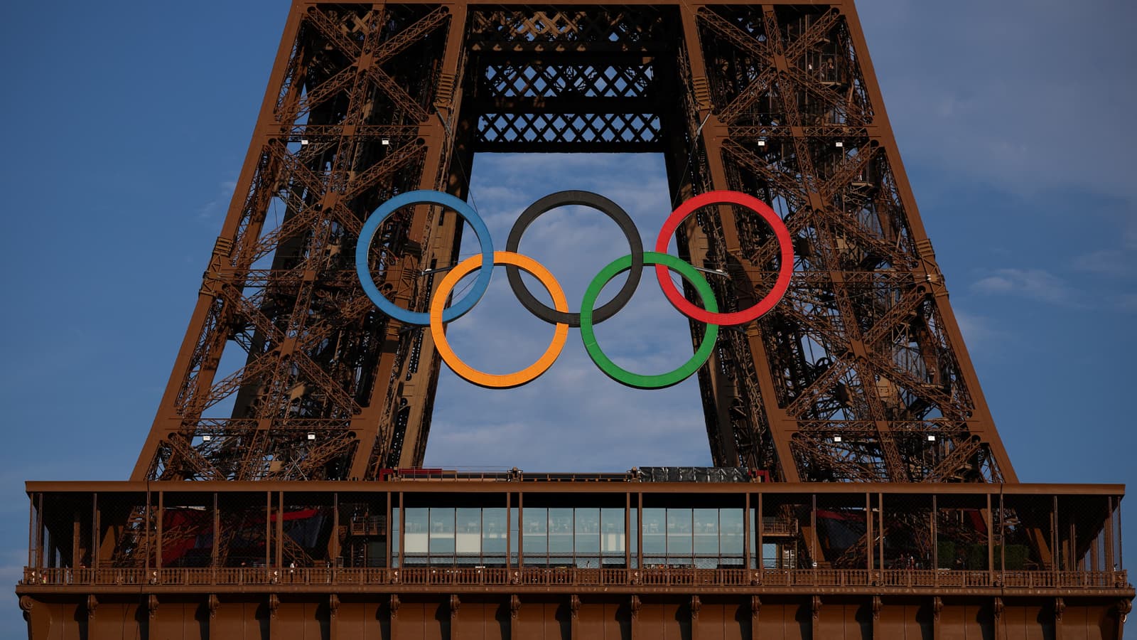 [Image: JO-anneaux-olympiques-Tour-Eiffel-1908481.jpg]