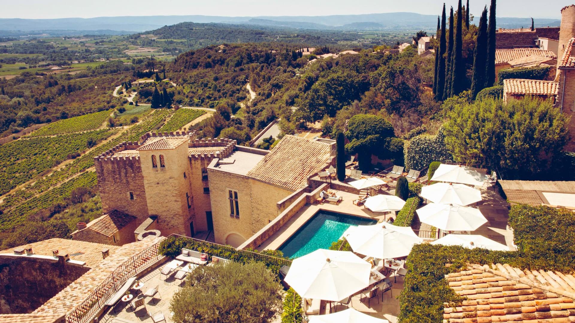 L'hôtel le Brave est un trésor perché face au Mont-Ventoux.
