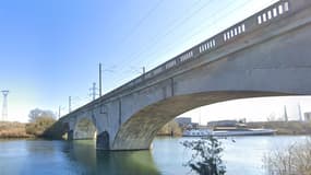 Photo de la Seine au niveau de l'Île aux Dames près de Mantes-la-Jolie dans les Yvelines