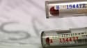Deux échantillons de sang d'un athlète, sur le point d'être analysés par le laboratoire anti-dopage de Châtenay-Malabry, le 15 décembre 2015