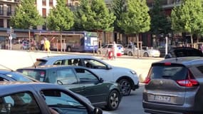 Uruguay-France: défilé de voitures après la victoire des Bleus à Rodez (Aveyron)  - Témoins BFMTV