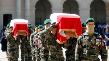 La cérémonie d'hommage à Cédric de Pierrepont et Alain Bertoncello, le 14 mai 2019.