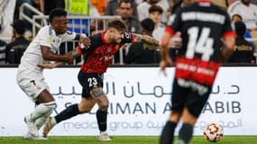 Vinicius au duel avec Pablo Maffeo lors de Real Madrid-Majorque (3-0, demi-finale de Supercoupe d'Espagne), le 9 janvier 2025