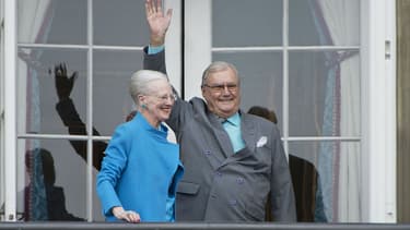 Le prince Henrik et la reine Margrethe au balcon de Amalienborh Palace à Copenhague, le 16 avril 2016