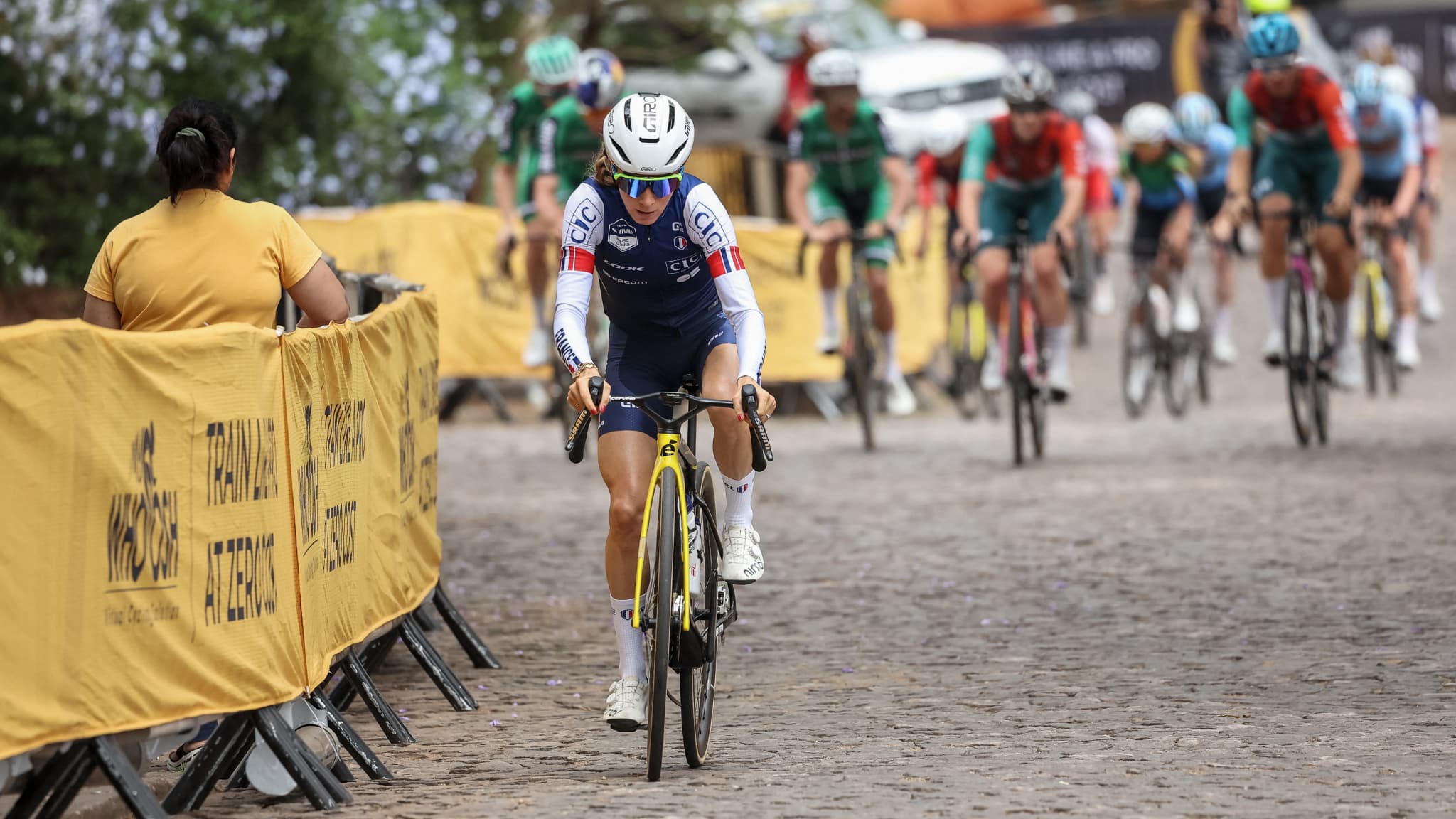 DIRECT. CHAMPIONNATS DU MONDE DE CYCLISME 2025: SUIVEZ EN LIVE LA COURSE ÉLITE FEMMES AVEC PAULINE FERRAND-PRÉVOT