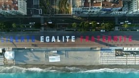 Nice: "Liberté Egalité Fraternité" inscrit sur 170 mètres Quai des Etats-Unis