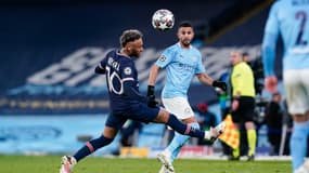 Mahrez face à Neymar lors de Manchester City-PSG