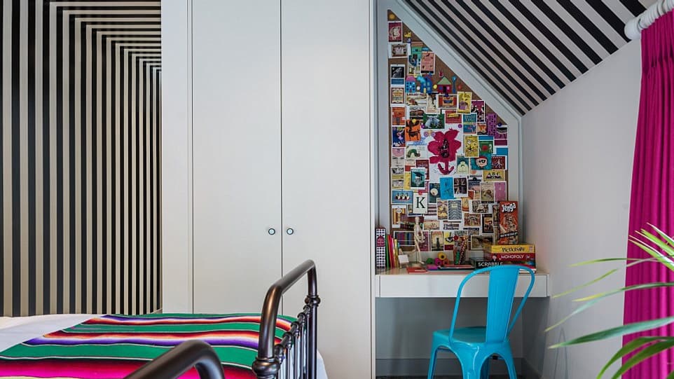 Une chambre d'invité décorée par Kate Moss