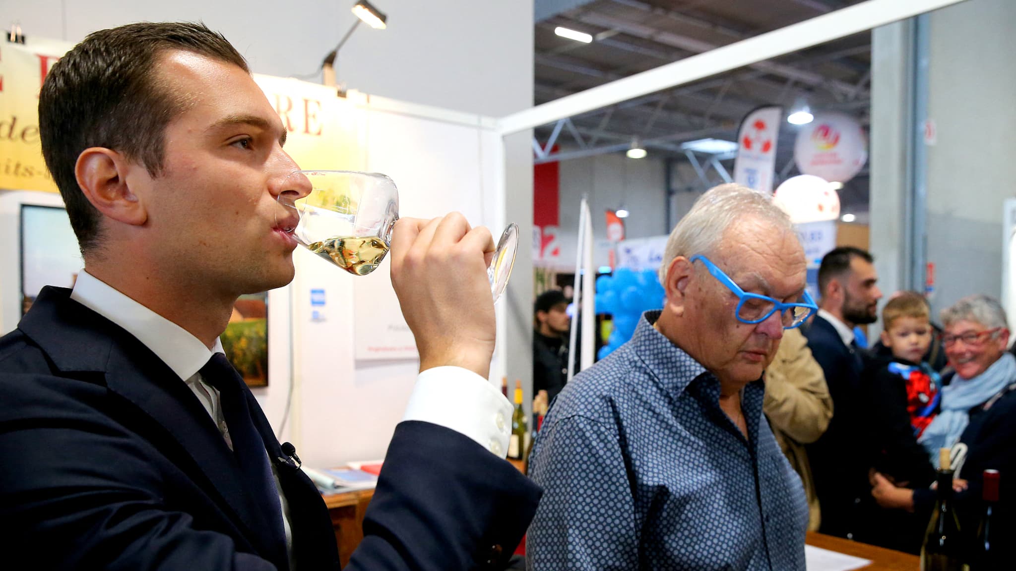 JORDAN BARDELLA, FRANÇOIS BAYROU, MICHEL BARNIER... POURQUOI LES POLITIQUES ACCOURENT À LA FOIRE DE CHÂLONS