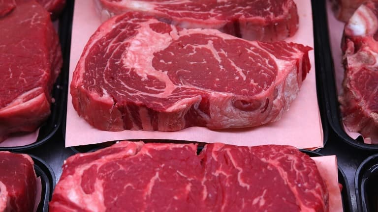 PAS D'OBJECTIF DE "RÉDUCTION" DE LA CONSOMMATION DE VIANDE: JUSTE AVANT LE VOTE DE CONFIANCE, MATIGNON BLOQUE LA STRATÉGIE NATIONALE POUR L'ALIMENTATION