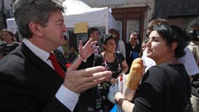 Jean-Luc Mélenchon a dénoncé jeudi à Hénin-Beaumont une succession de tracts anonymes insultants distribués dans la 11e circonscription du Pas-de-Calais où il affronte Marine Le Pen au premier tour des législatives. /Photo prise le 25 mai 2012/REUTERS/Pas