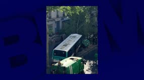 Un bus de la RATP a fait une sortie de route dans le 3e arrondissement.