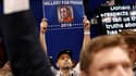 Les slogans anti Hillary Clinton s'affichent partout à la convention républicaine.