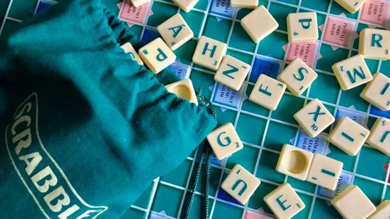 Rumikub, Scrabble, Trivial Pursuit : profitez de jeux de société à prix cassé sur ce site très connu