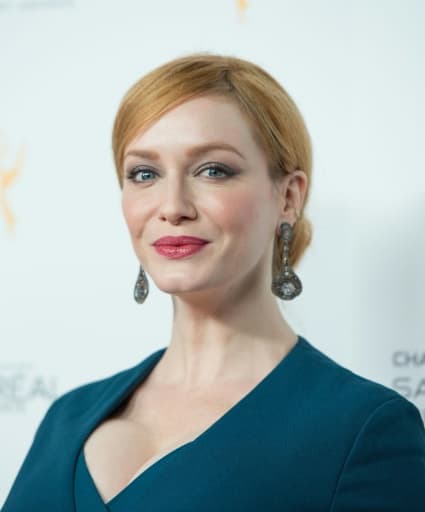 L'actrice Christina Hendricks, de la série Mad Men, arrive à la réception pour la 67e édition des Emmy Award à Beverly Hills le 19 septembre 2015 L'actrice Christina Hendricks, de la série Mad Men, arrive à la réception pour la 67e édition des Emmy Award à Beverly Hills le 19 septembre 2015
