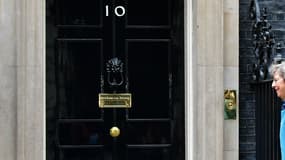 Theresa May devant la résidence du Premier ministre britannique à Londres le 27 juin 2016