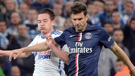 Florian Thauvin à la lutte avec Thiago Motta