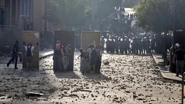 Des affrontements entre manifestants et forces de l'ordre à Beyrouth (Liban), le samedi 8 août.