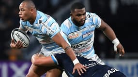 Le centre du  Racing 92 Gaël Fickou (gauche), lors d'un match du Top 14 face à Montpellier à l'Arena de Paris La défense Arena à Nanterre, le 23 octobre 2021