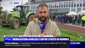 Colère agricole: une centaine de tracteurs devant la Cité Marianne à Lille contre l'excès de normes