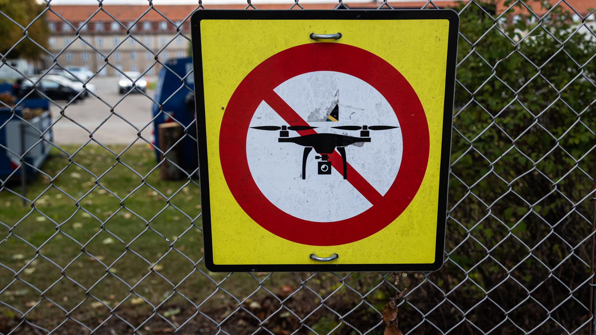 RÉSEAU DE CAPTEURS, MISSILES, BROUILLEURS… À QUOI POURRAIT RESSEMBLER LE "MUR ANTI-DRONES" AUX FRONTIÈRES DE L'UNION EUROPÉENNE?