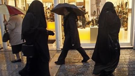 Dans une rue de Marseille. Une large majorité de Français et d'Allemands partagent le sentiment que les musulmans vivant sur leur territoire sont mal intégrés dans la société, selon un sondage Ifop. Selon l'enquête, 68% de Français et 75% d'Allemands cons