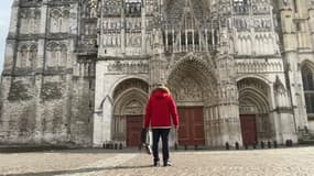 Abusé par un homme d'Église dans les années 1960-1970, Dominique Isaac réclame une indemnisation.