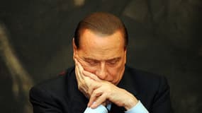 Le geste de Berlusconi a plongé l'Italie dans une nouvelle crise politique.