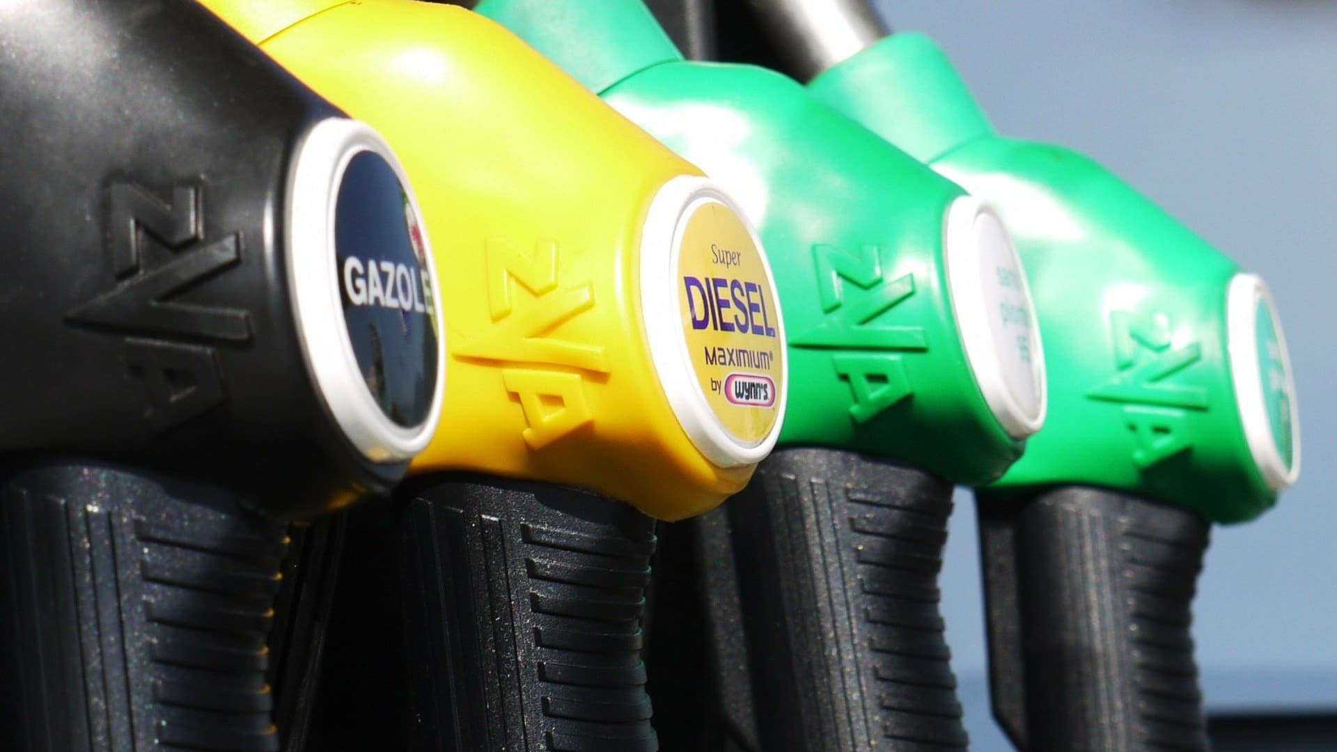 Pénurie mondiale de diesel : pourquoi cela survient et quel impact  aura-t-elle sur votre porte-monnaie ? - BBC News Afrique