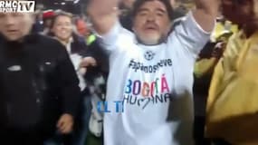 Maradona fait le coup de poing… après un match pour la paix