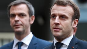 Le président français Emmanuel Macron et le ministre de la Santé Olivier Véran (à gauche) le 10 mars 2020