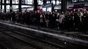 Message reçu dans les transports, avec 90% des TGV et 80% des TER annulés, et 11 lignes du métro parisien fermées