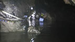 Deux films sont en préparation sur le sauvetage des treize personnes bloquées&nbsp;dans la grotte de Tham Luang, en Thaïlande.