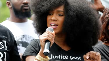 Assa Traoré, la sœur d'Adama Traoré, lors d'un rassemblement contre le racisme et les violences policières, place de la République à Paris le 13 juin 2020