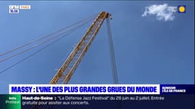 Essonne: l'une des plus grandes grues du monde à Massy